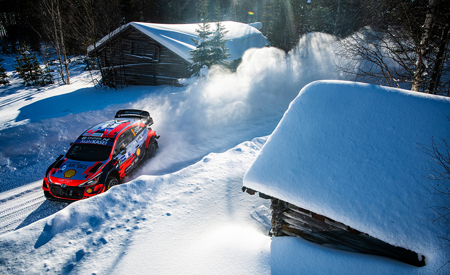 Tänak wint in Finland, Rovanperä leider kampioenschap