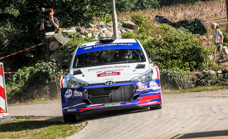 Bob de Jong aan de start van GTC Rally 2021