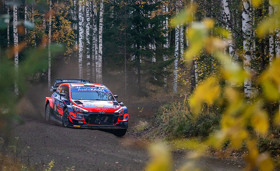 Breen leider WRC Rally van Finland na Dag 1