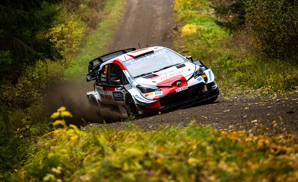 Evans pakt leiding in WRC Rally van Finland Neuville Rovanpera vallen uit