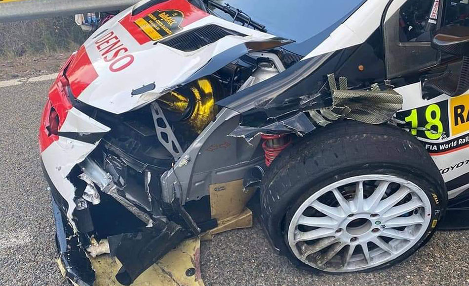 De Toyota Yaris WRC van Takamoto Katsuta aan de finish van KP1 - WRC Rally van Spanje 2021