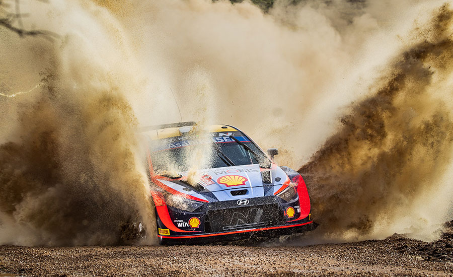 WRC Italië: Tänak oppermachtig, Lappi & Neuville crashen
