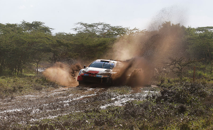 WRC Kenia Safari Rally: Rovanperä breidt leiding uit in modder