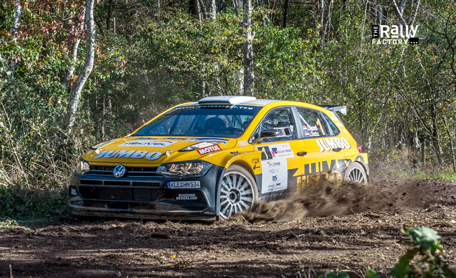 Van den Heuvel en Dockx verlaten Twente Rally opgeheven hoofd