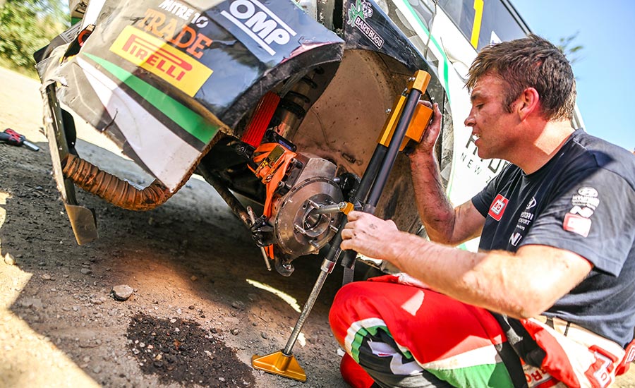 Paddon pakt ERC-titel ondanks crash, Kopecký wint Barum Rally