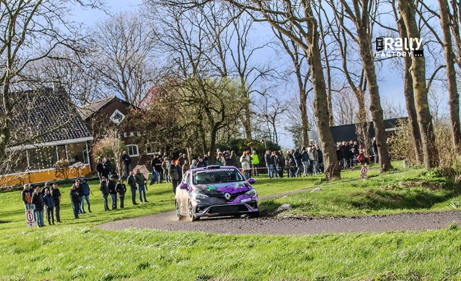 Klein Kromhof wint loodzware eerste ronde Clio Rally Trophy NL