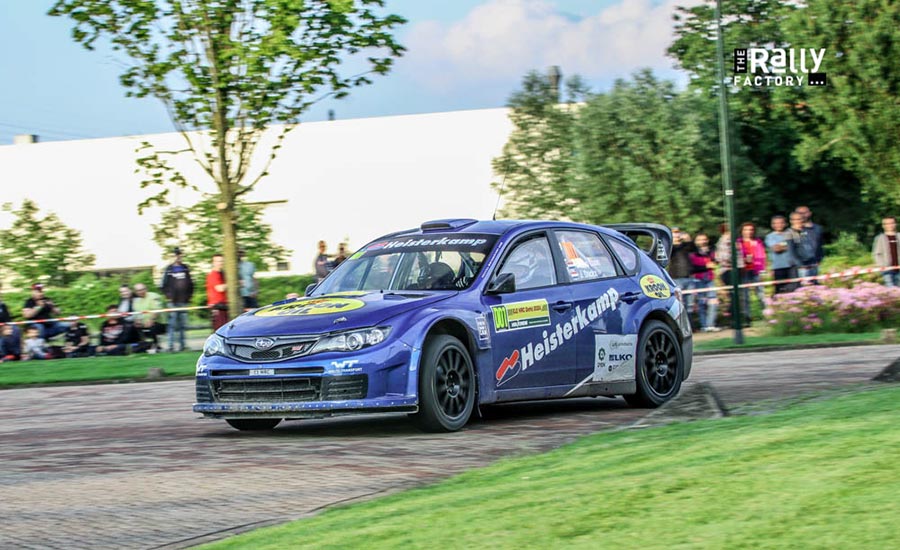 Anja van Loon wint Rally3-klassement terwijl Erik geniet in de WRC