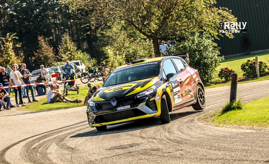 Anja van Loon moet veel wachten op weg naar tweede plaats in Hellendoorn Rally