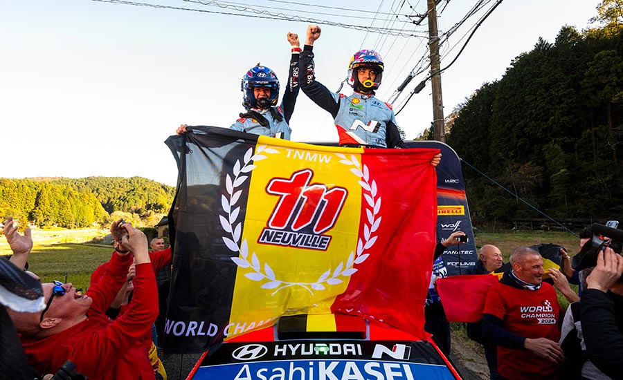 Neuville WRC-kampioen, Toyota pakt in extremis constructeurstitel