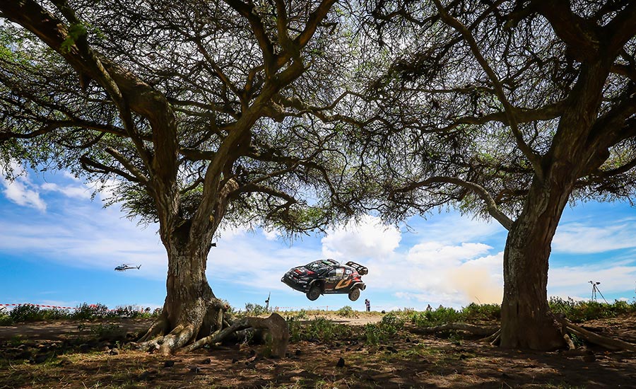 WRC Safari Rally Kenya: Evans pakt leiding na pech Tänak, 2 minuten tijdstraf voor Neuville