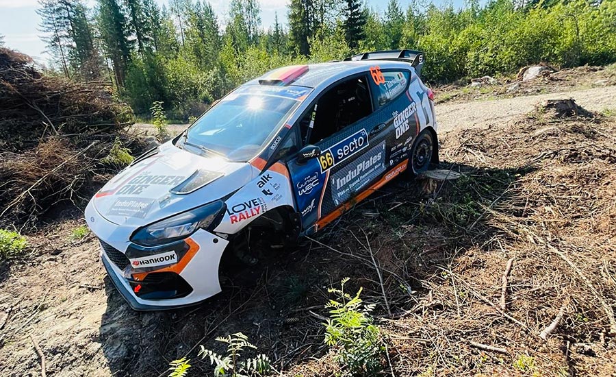 Martens valt snel uit in JWRC Rally Finland: 'Rally al voorbij op dag 2'