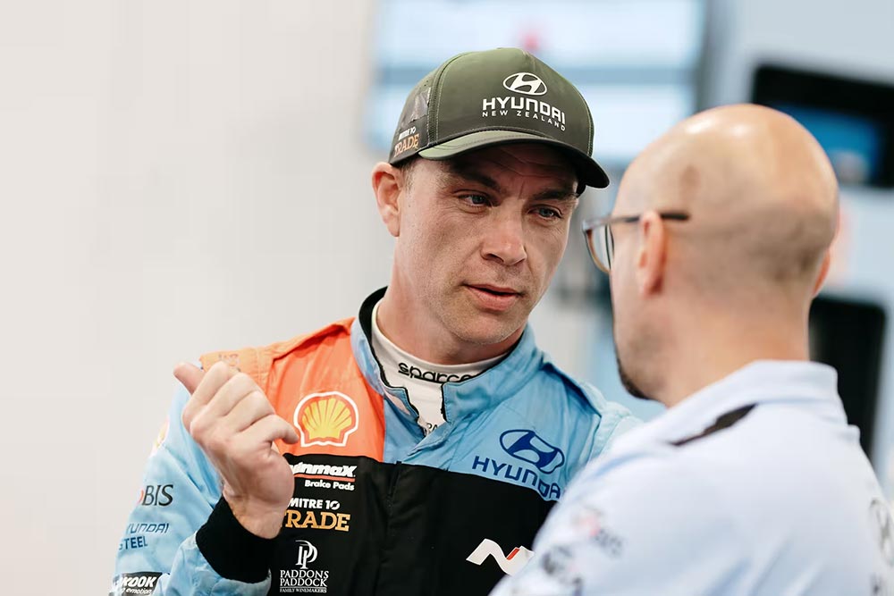 Hayden Paddon WRC Hyundai fabrieksrijder aan de start van Ypres Rally 2026