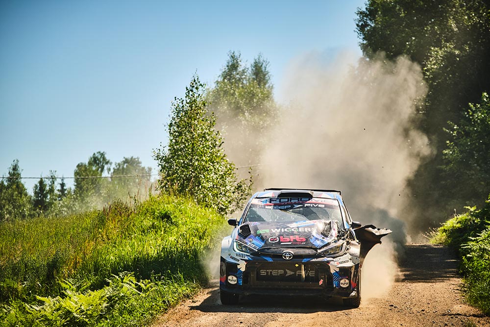 Bernhard ten Brinke WRC Rally Estonia Estland Day 1 Damage Roll Crash Toyota GR Yaris Rally2